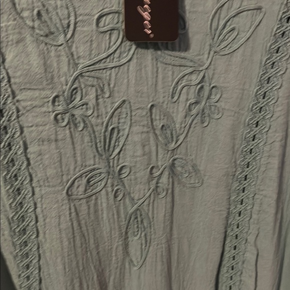 Green Relaxed Ruffled 3/4 Sleeve Tunic - Picture 3 of 6